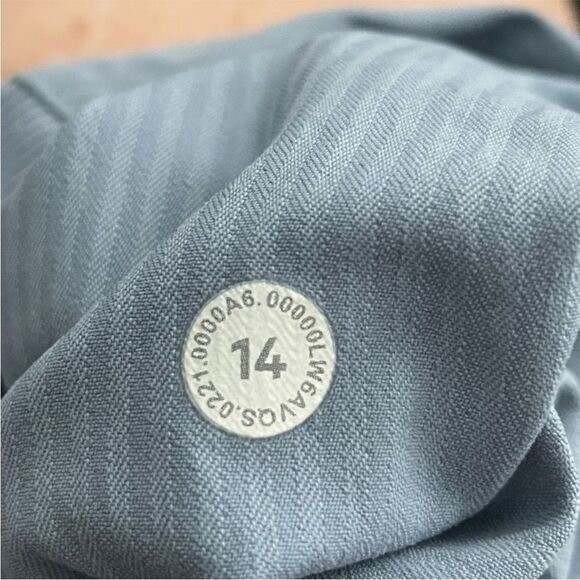 Lululemon Athletica Light Grey Dance Studio 25” - Picture 8 of 9